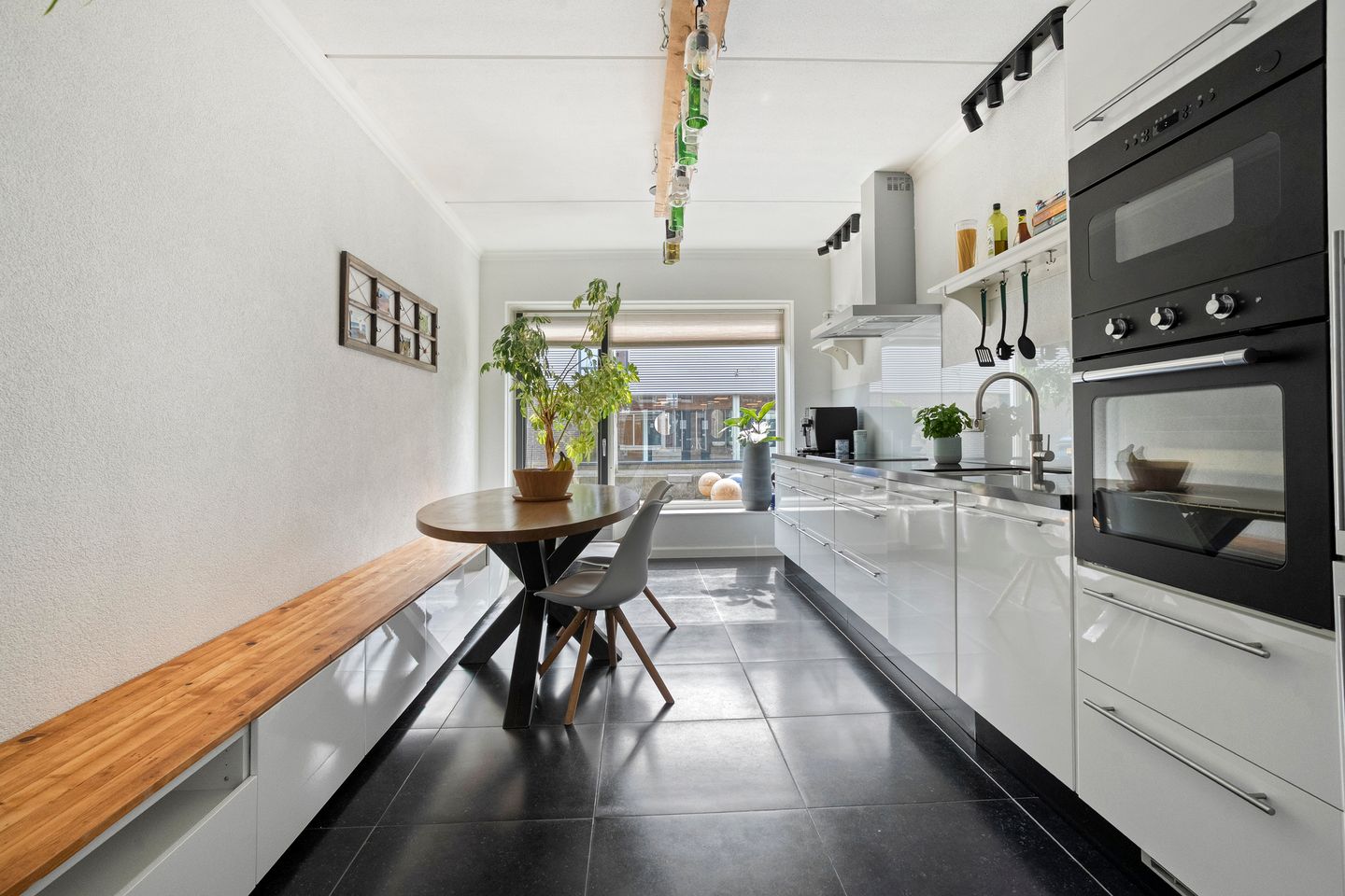 Foto 14 van De Genestetstraat 17