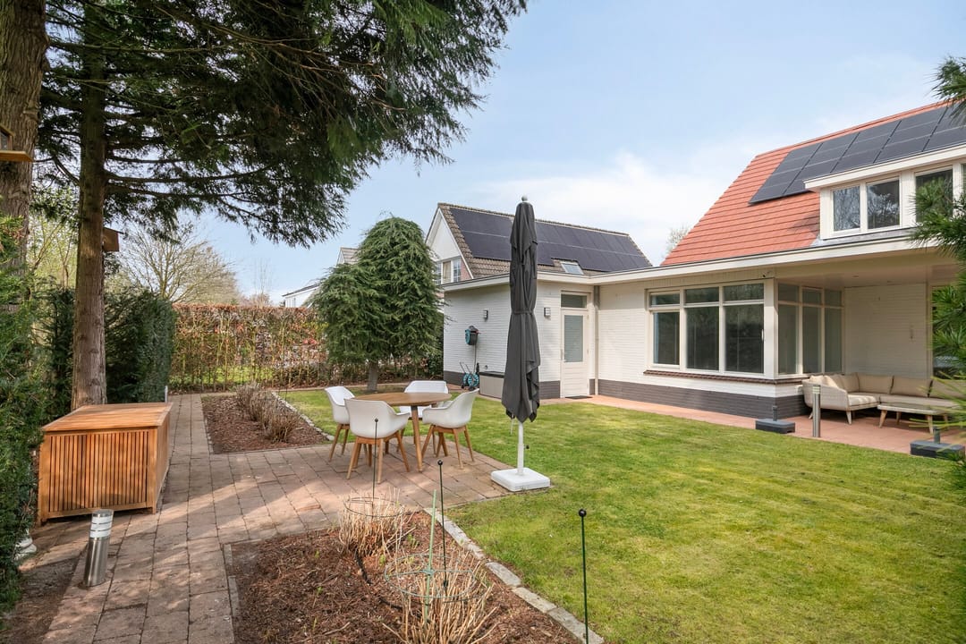 Luxurious Detached Villa with Exceptional Comfort and Light in Best — 41