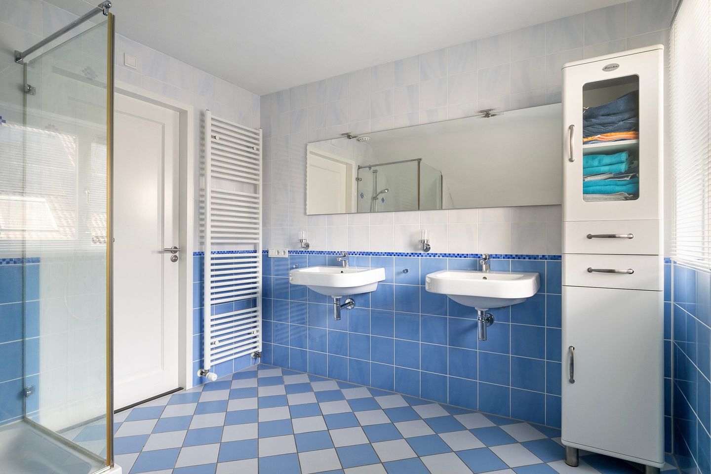 Luxurious Detached Villa with Exceptional Comfort and Light in Best — 32