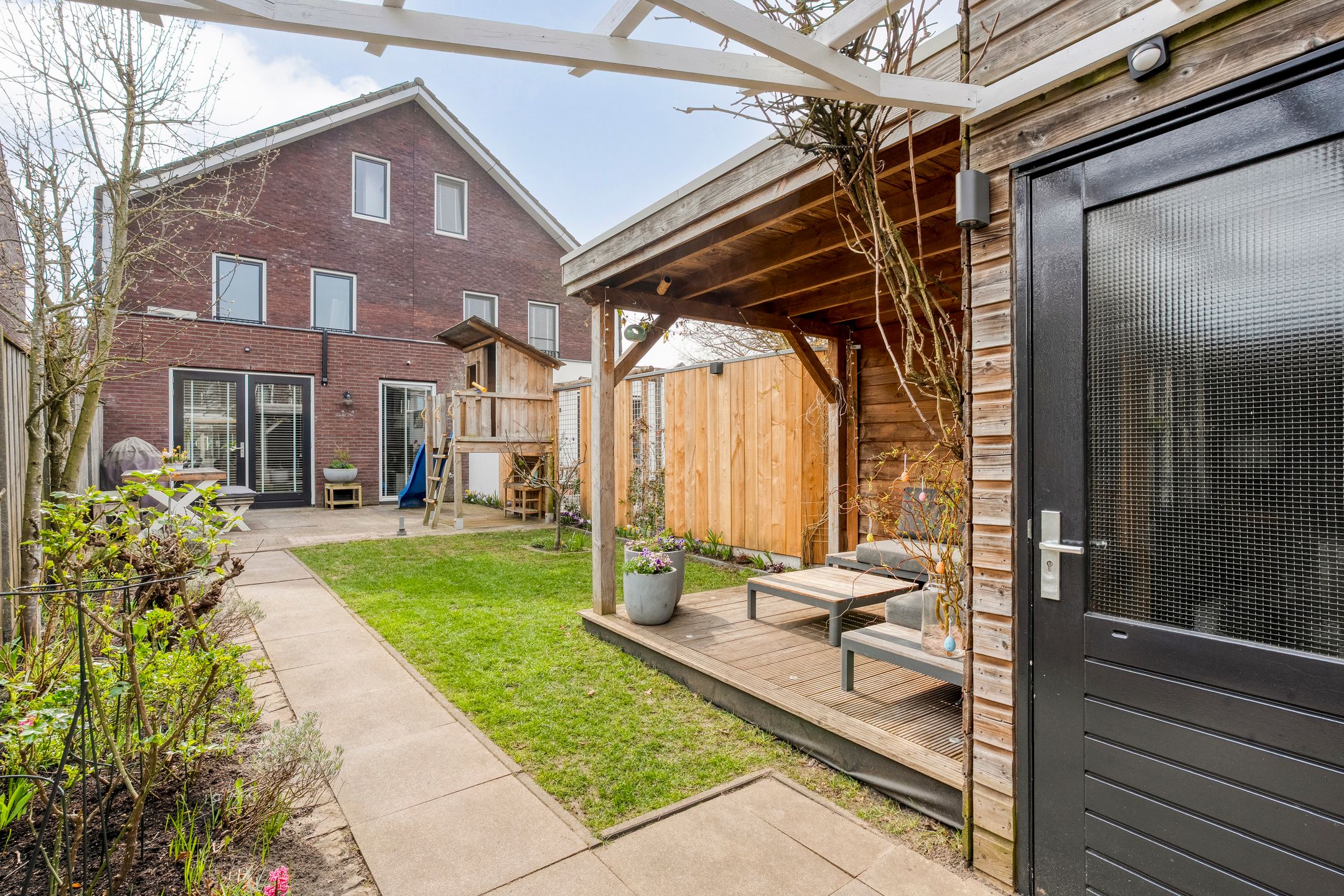 Foto 36 van De Genestetstraat 17