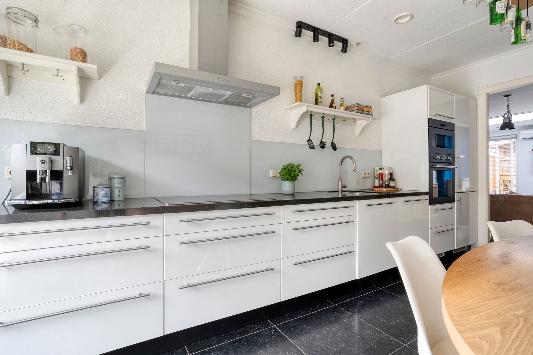 Foto 3 van De Genestetstraat 17