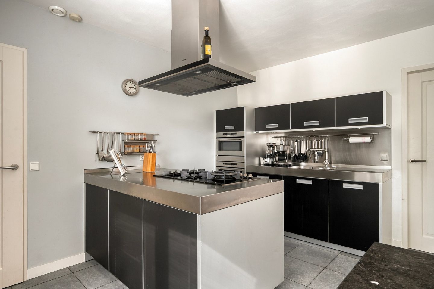 Luxurious Detached Villa with Exceptional Comfort and Light in Best — 19