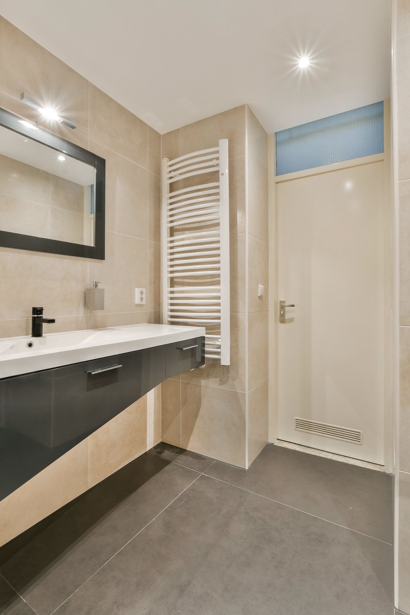 Photo 18 of Alfred Döblinstraat 170