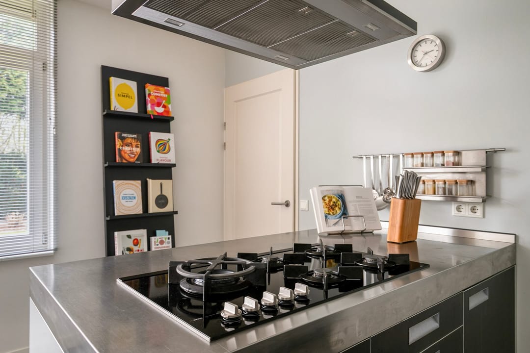 Luxurious Detached Villa with Exceptional Comfort and Light in Best — 23