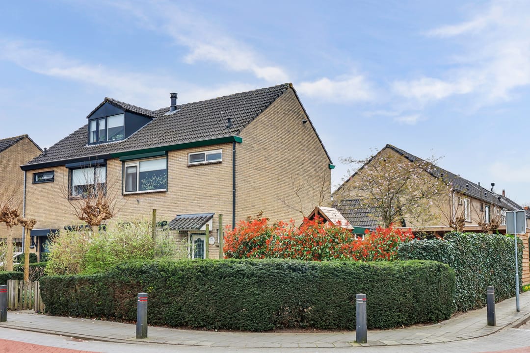 Photo 37 of Julianastraat 90