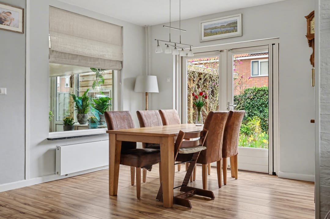 Photo 8 of Julianastraat 90