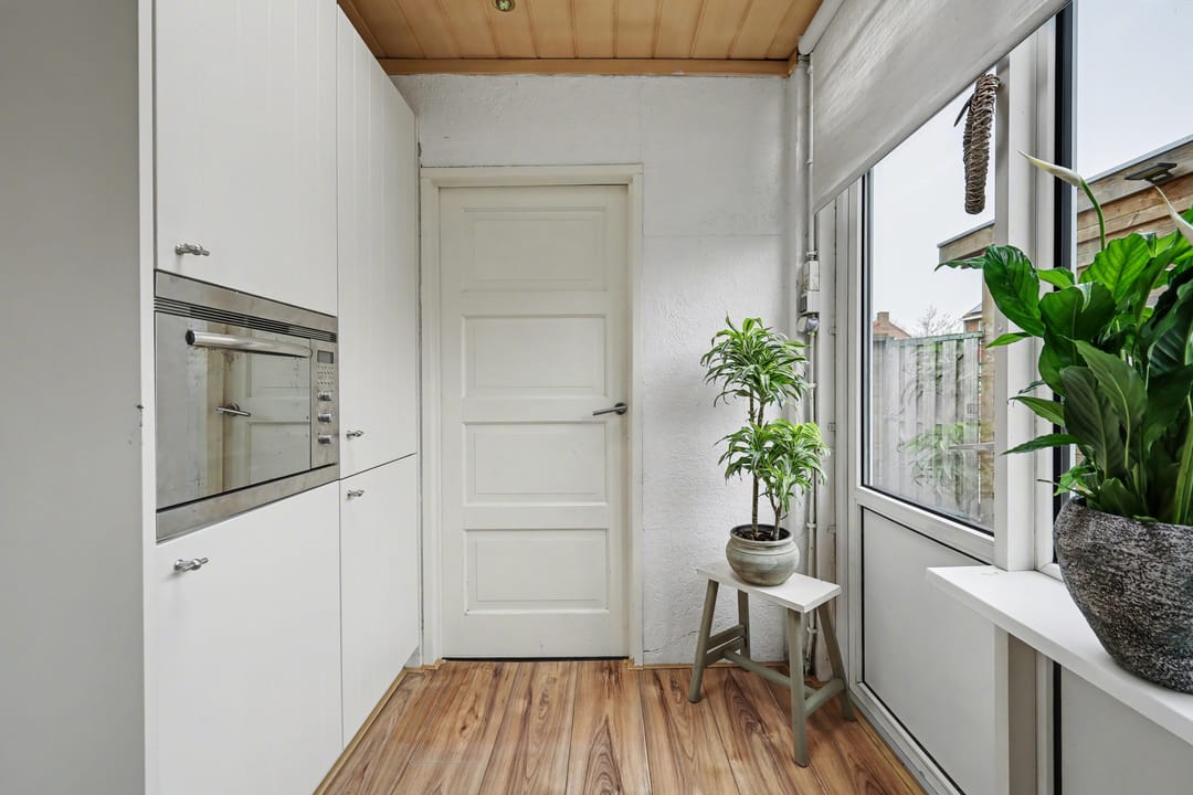 Photo 11 of Julianastraat 90