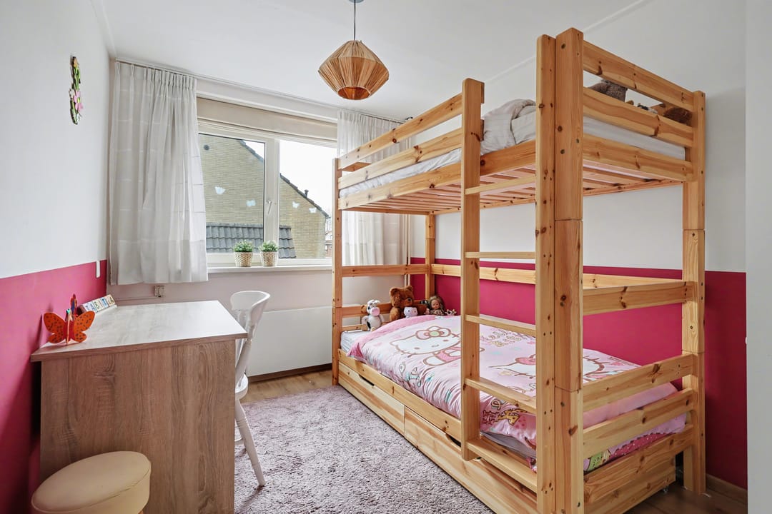 Photo 17 of Julianastraat 90