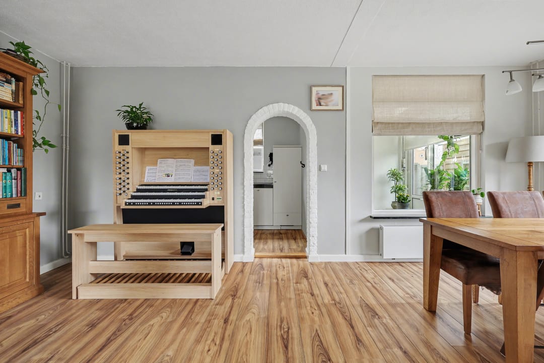 Photo 7 of Julianastraat 90