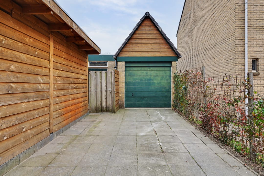 Photo 32 of Julianastraat 90