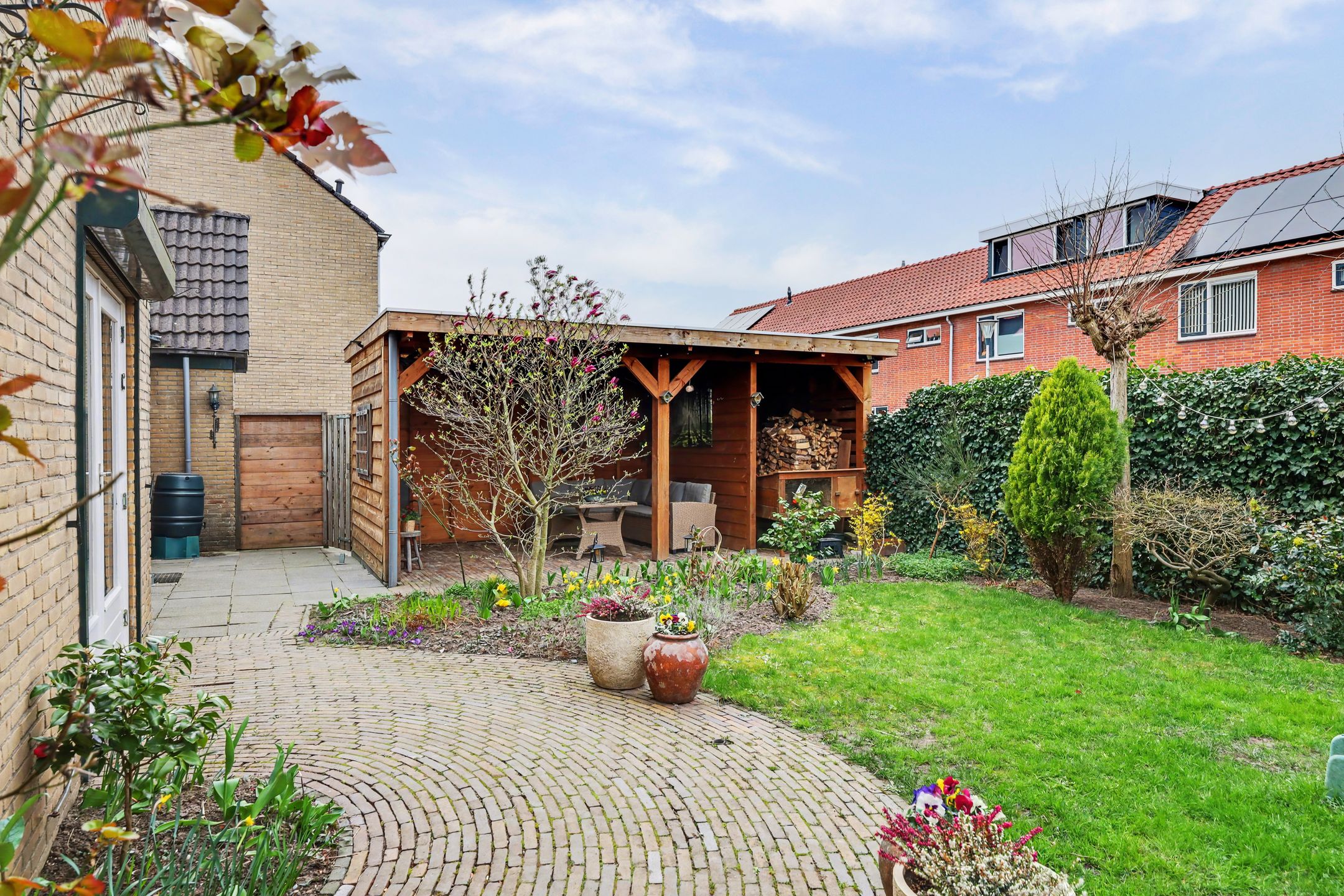 Photo 3 of Julianastraat 90