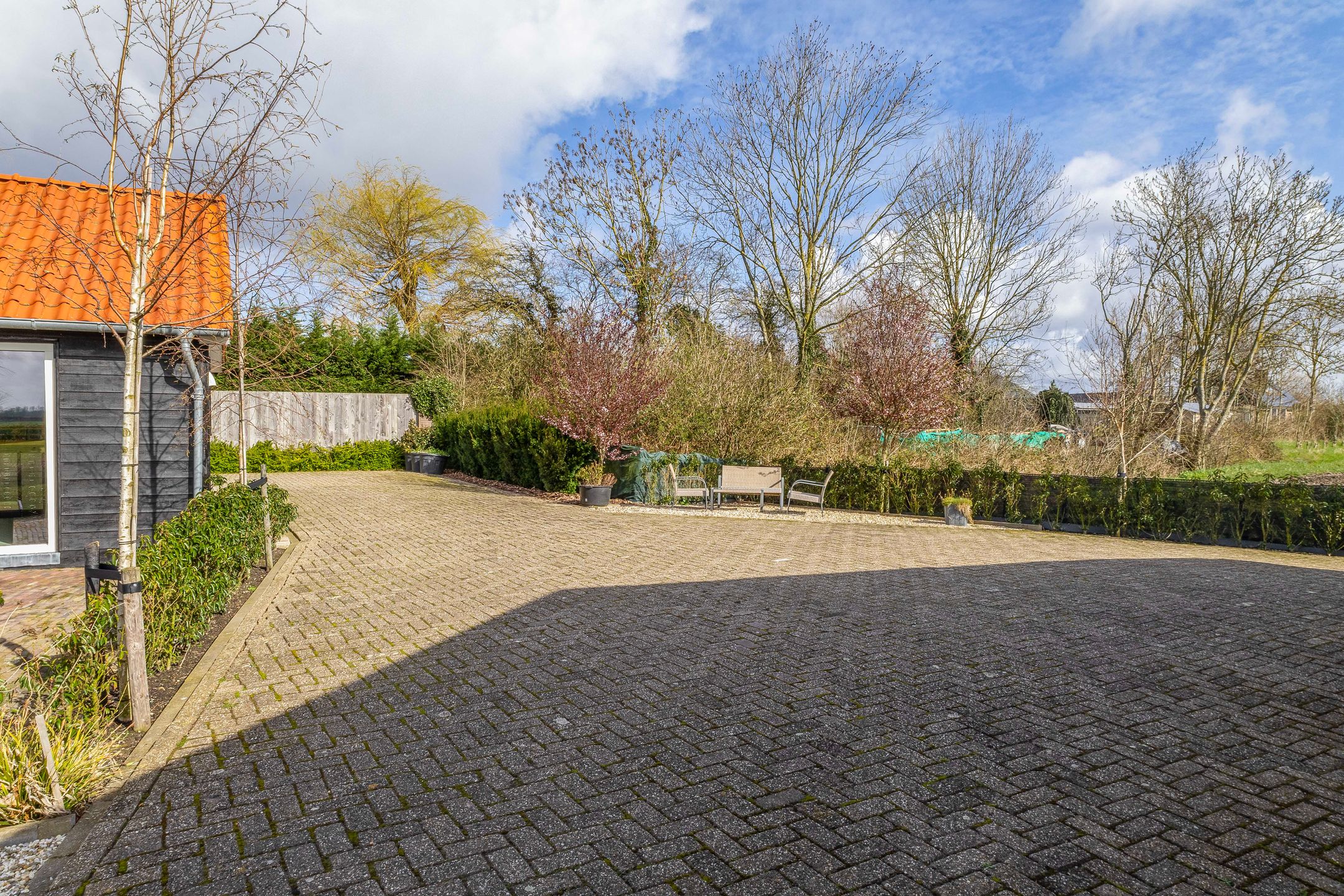 Modernised Country Estate with Equestrian Facilities Near the North Sea Coast — 58