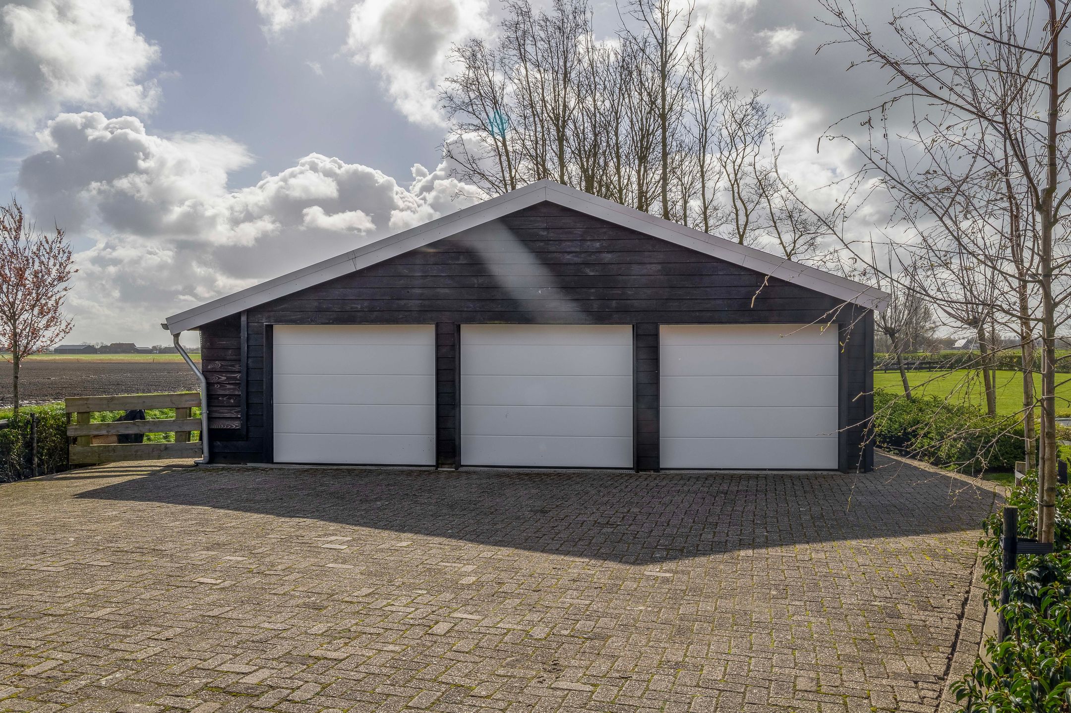 Modernised Country Estate with Equestrian Facilities Near the North Sea Coast — 50