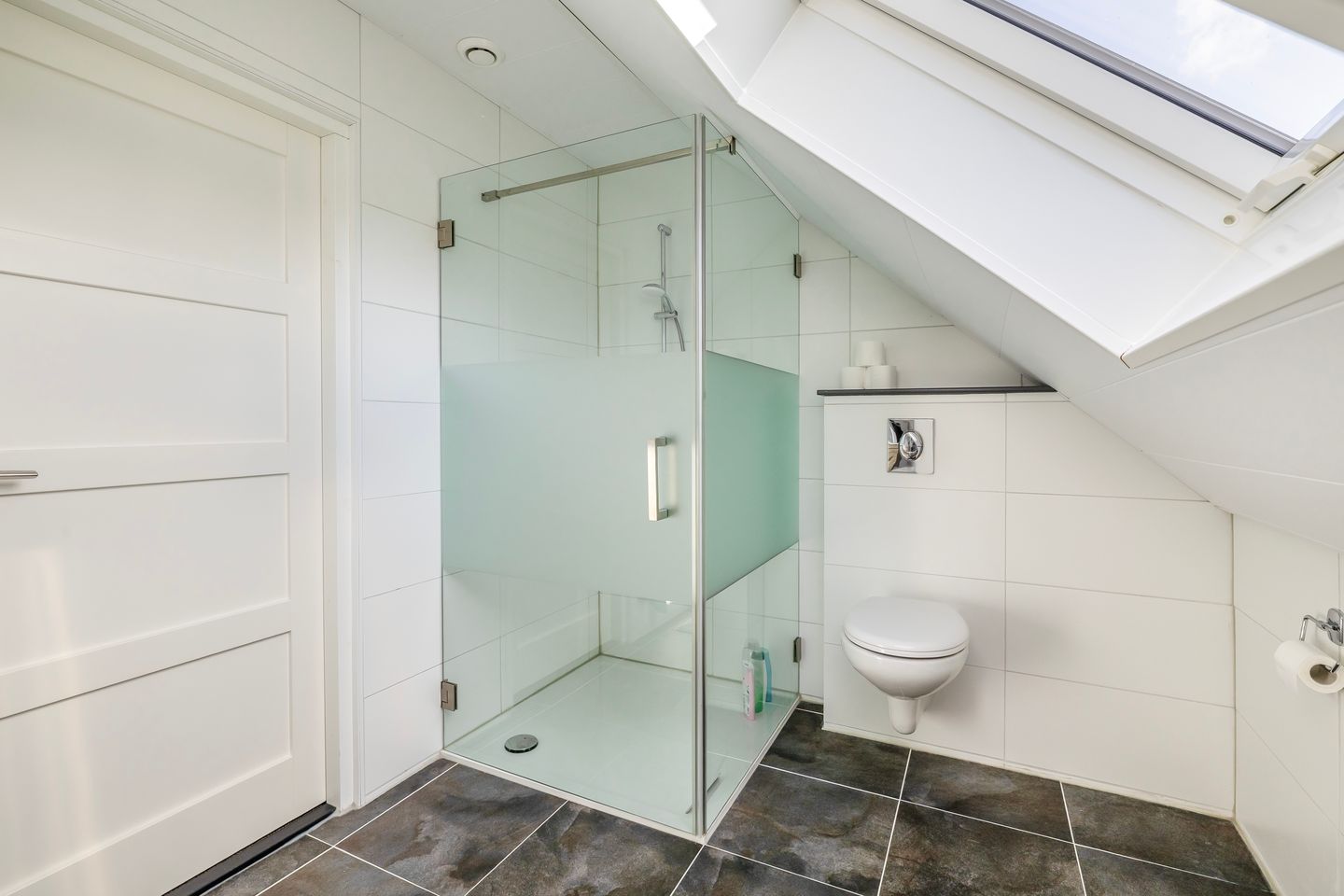 Modernised Country Estate with Equestrian Facilities Near the North Sea Coast — 46
