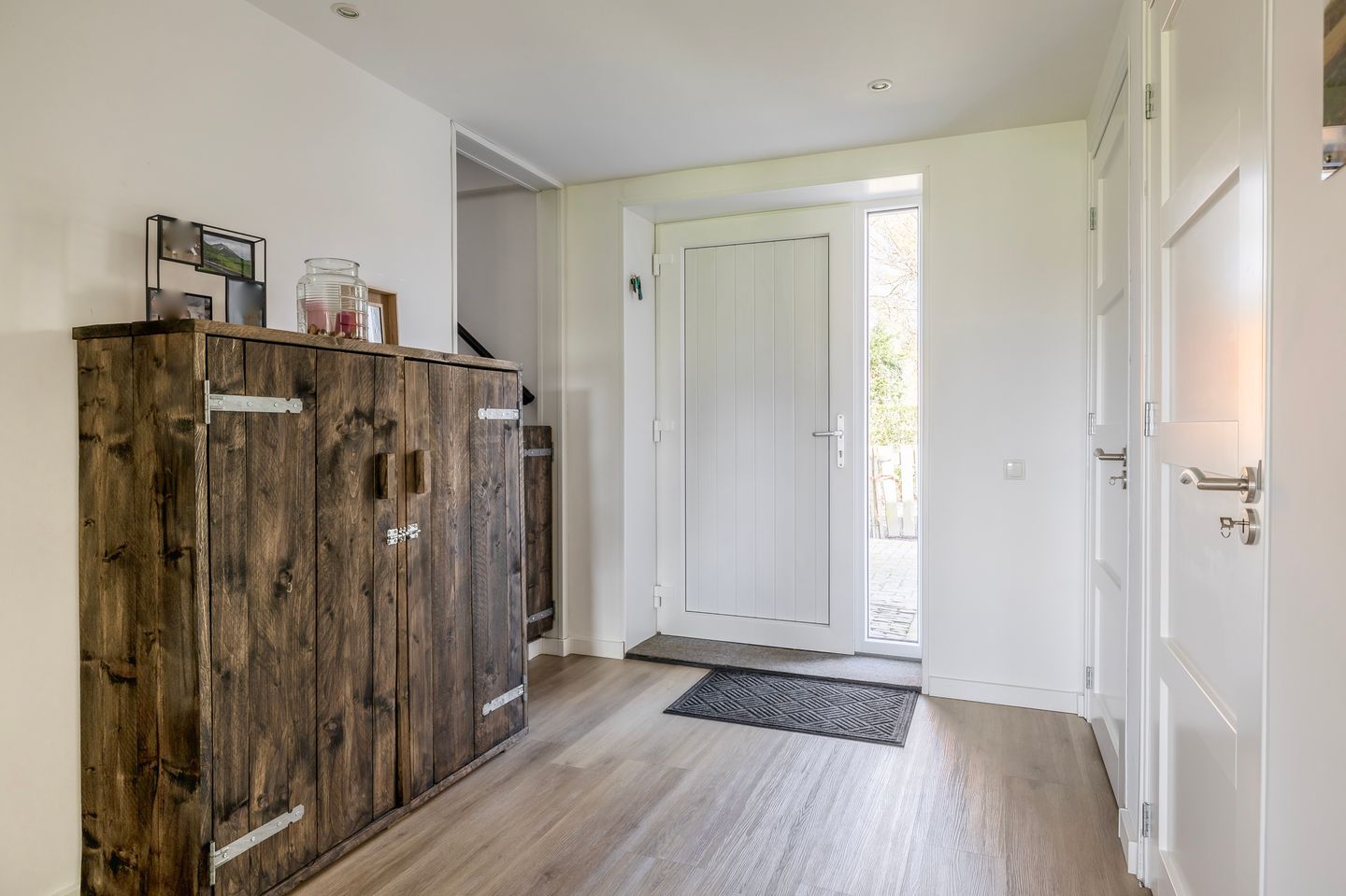 Modernised Country Estate with Equestrian Facilities Near the North Sea Coast — 13