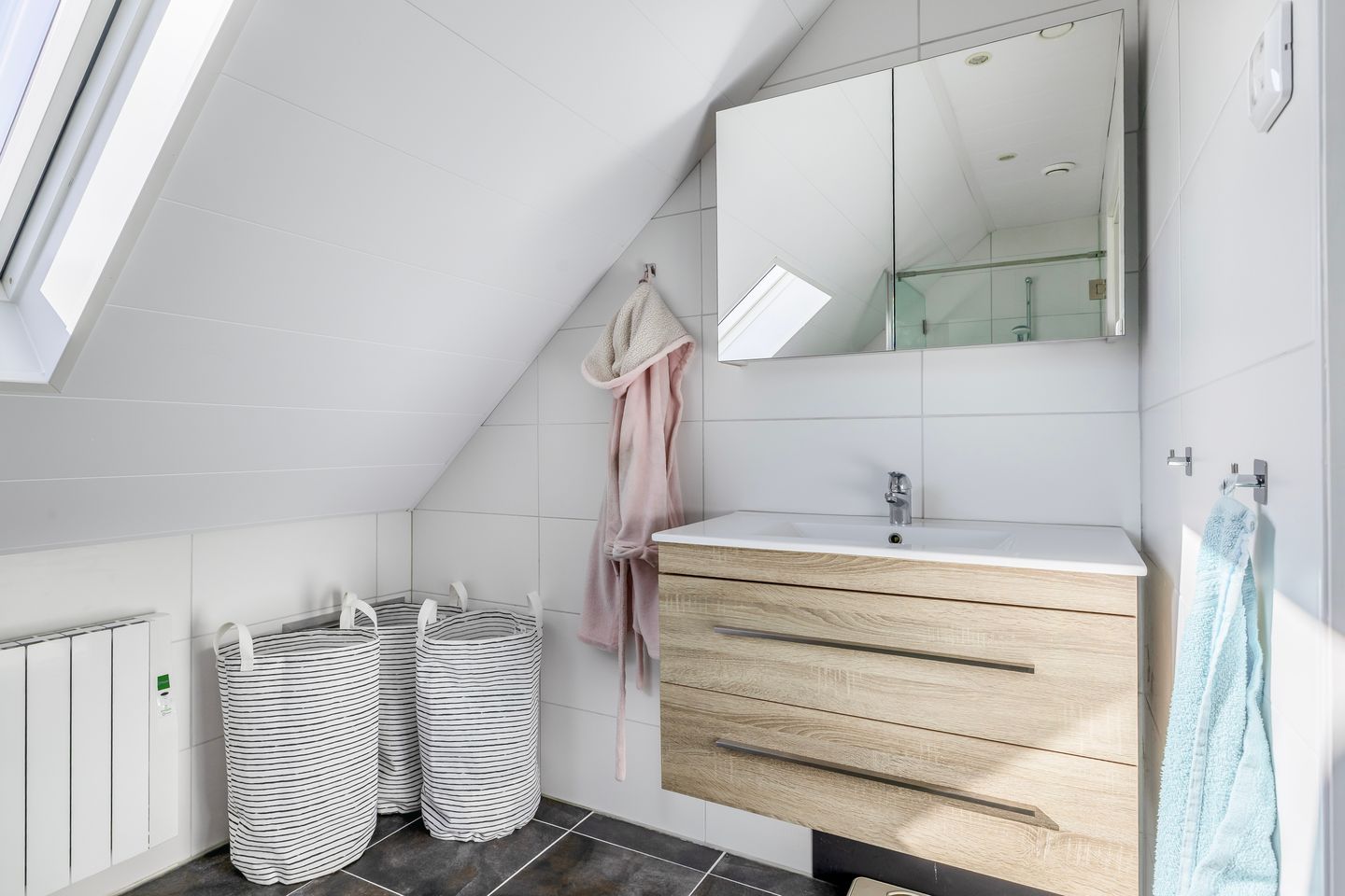 Modernised Country Estate with Equestrian Facilities Near the North Sea Coast — 45