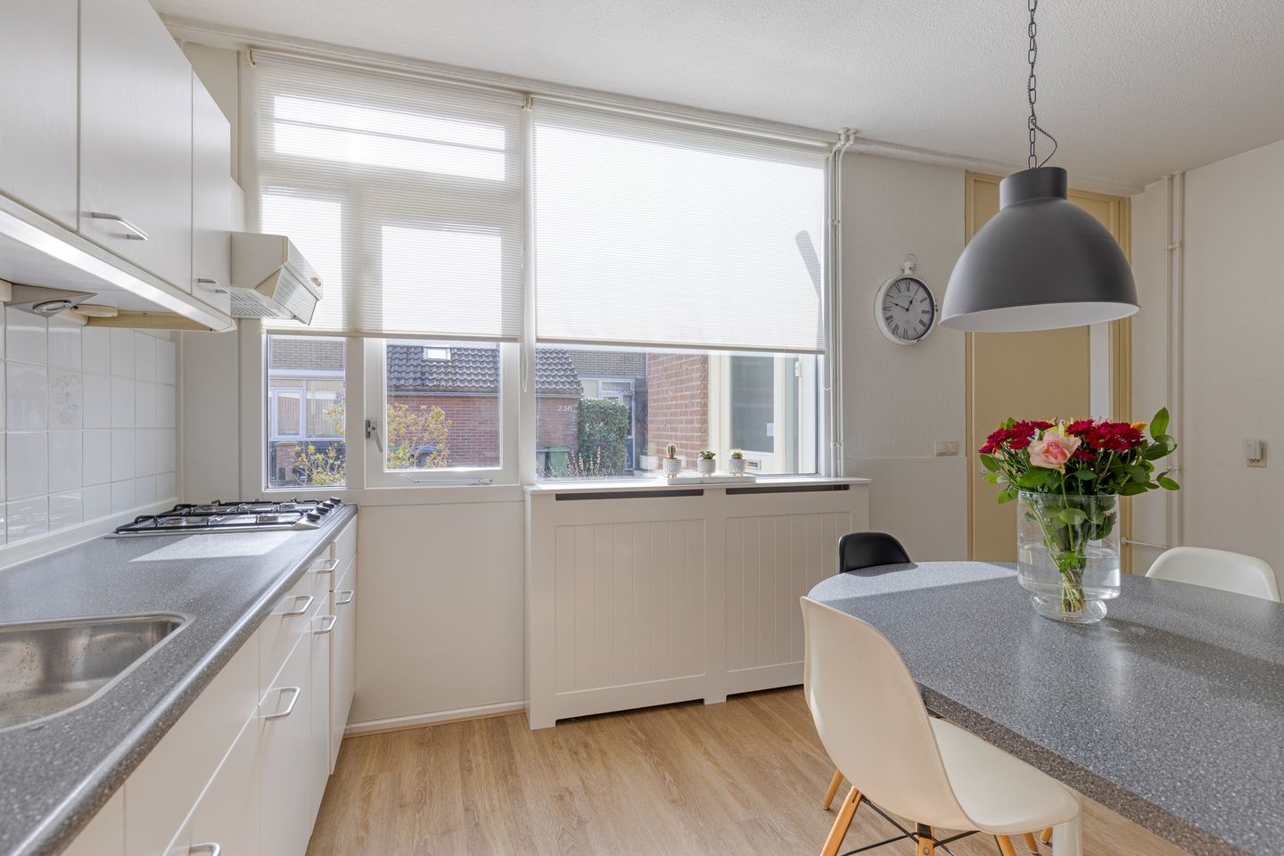 Instapklare tussenwoning met tuin aan rustige groene locatie in Arnhem — 14