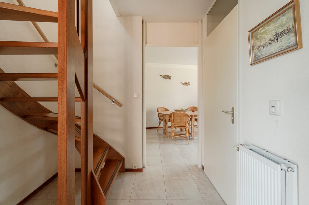 Semi-detached 55+ residence with garage and sunny garden in green park setting — 22