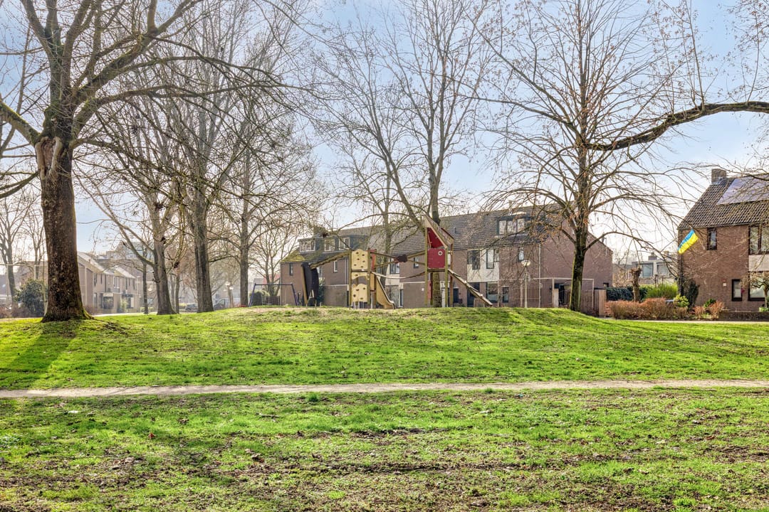 Instapklare tussenwoning met tuin aan rustige groene locatie in Arnhem — 41