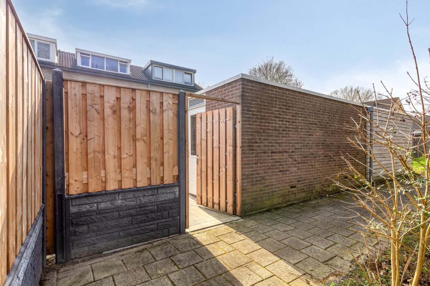 Instapklare tussenwoning met tuin aan rustige groene locatie in Arnhem — 40