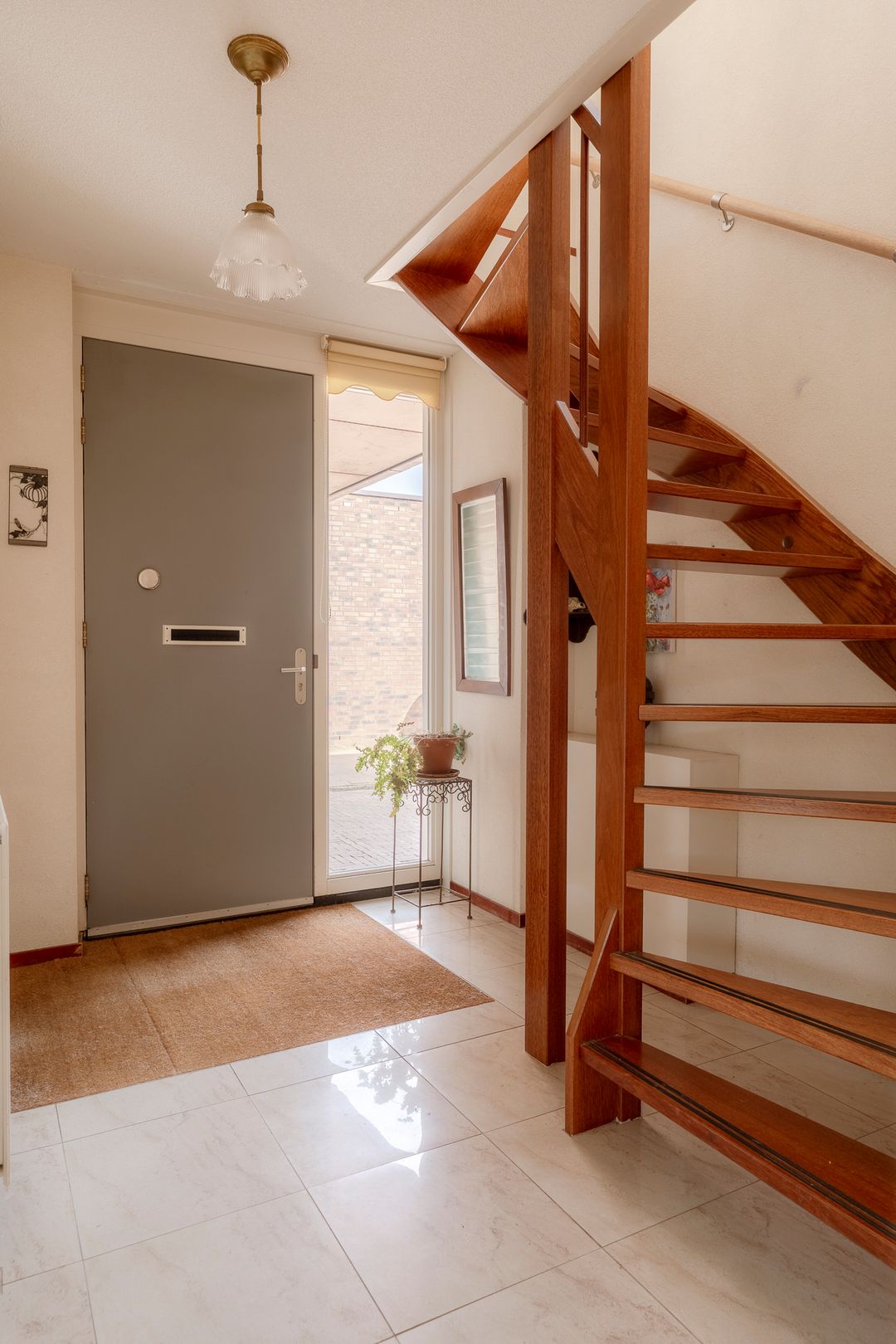 Semi-detached 55+ residence with garage and sunny garden in green park setting — 32