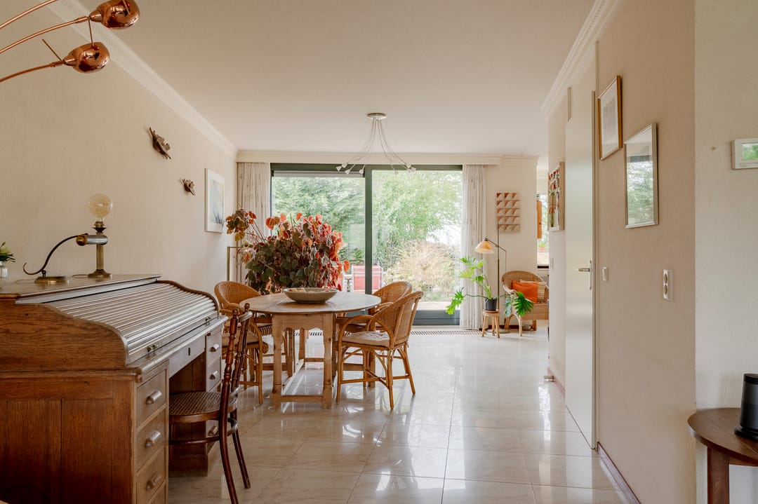 Semi-detached 55+ residence with garage and sunny garden in green park setting — 13