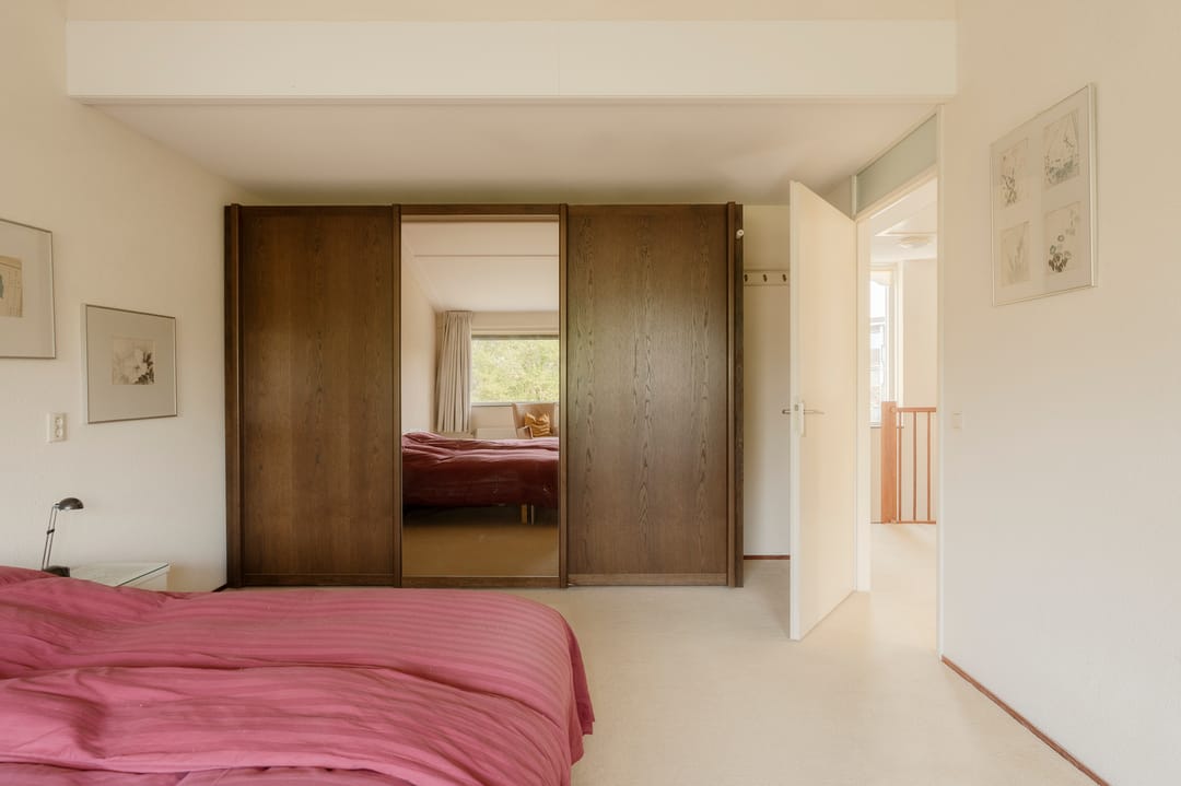 Semi-detached 55+ residence with garage and sunny garden in green park setting — 26