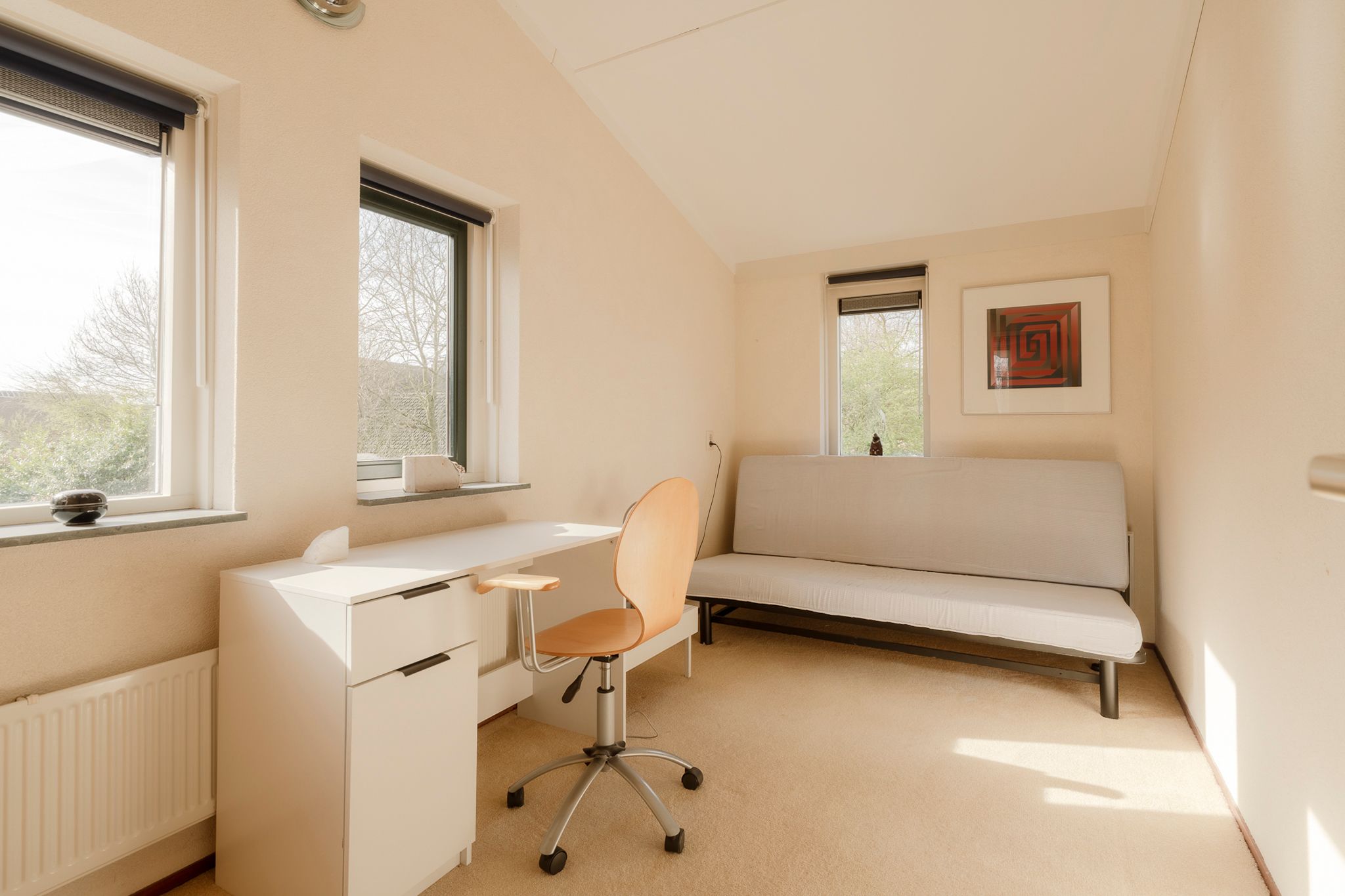 Semi-detached 55+ residence with garage and sunny garden in green park setting — 27