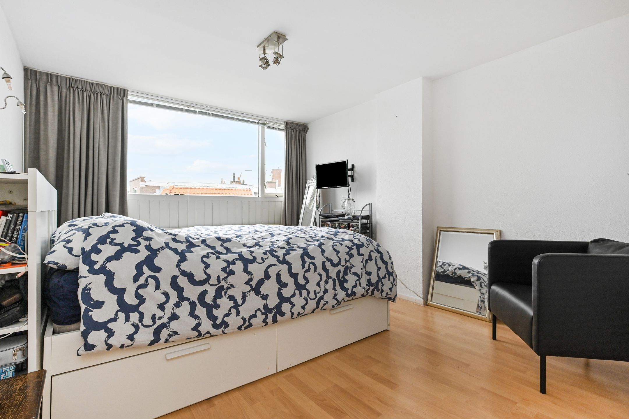 Foto 21 van Van Brederodestraat 123