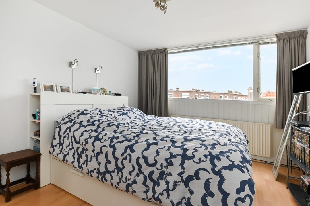 Foto 22 van Van Brederodestraat 123