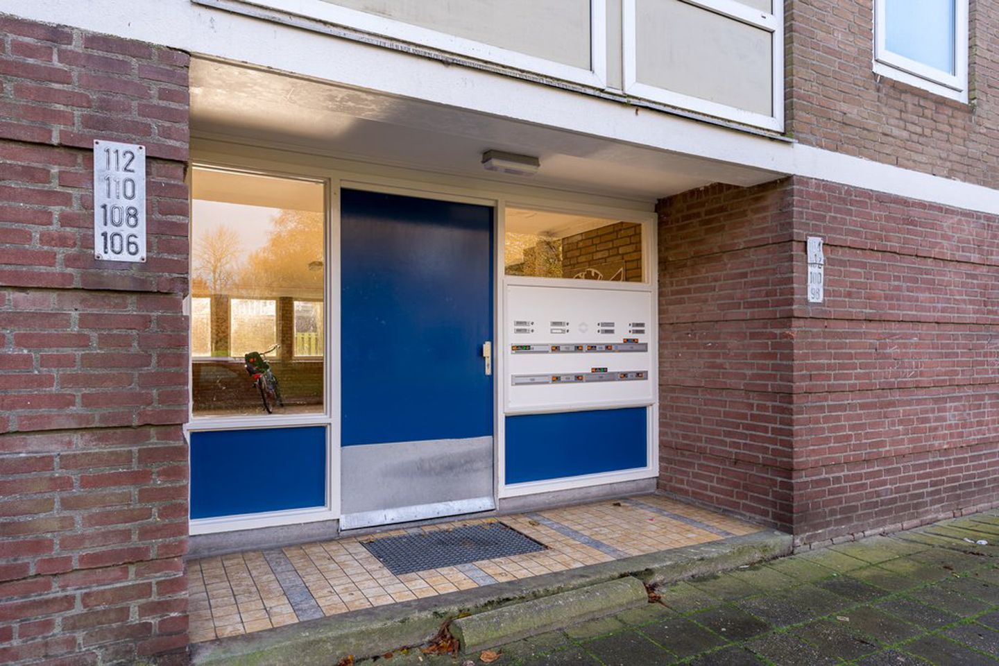 Bright apartment with two balconies and green views in Holtenbroek — 43
