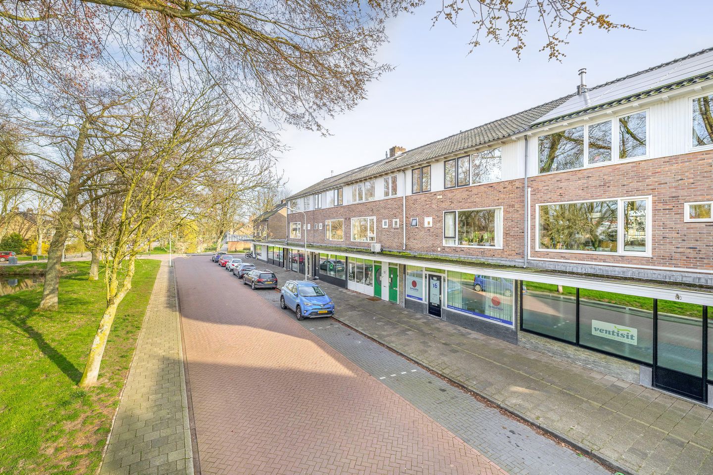 View photo 2 of Anna Paulownastraat 16