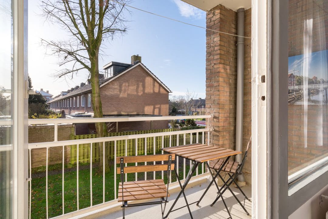 Bright apartment with two balconies and green views in Holtenbroek — 27