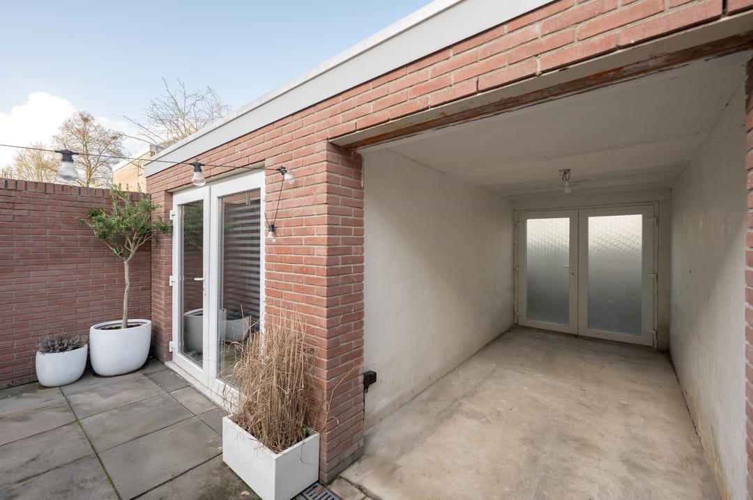 Spacious Move-In Ready Terraced Home with Modern Amenities in Oudenbosch — 26