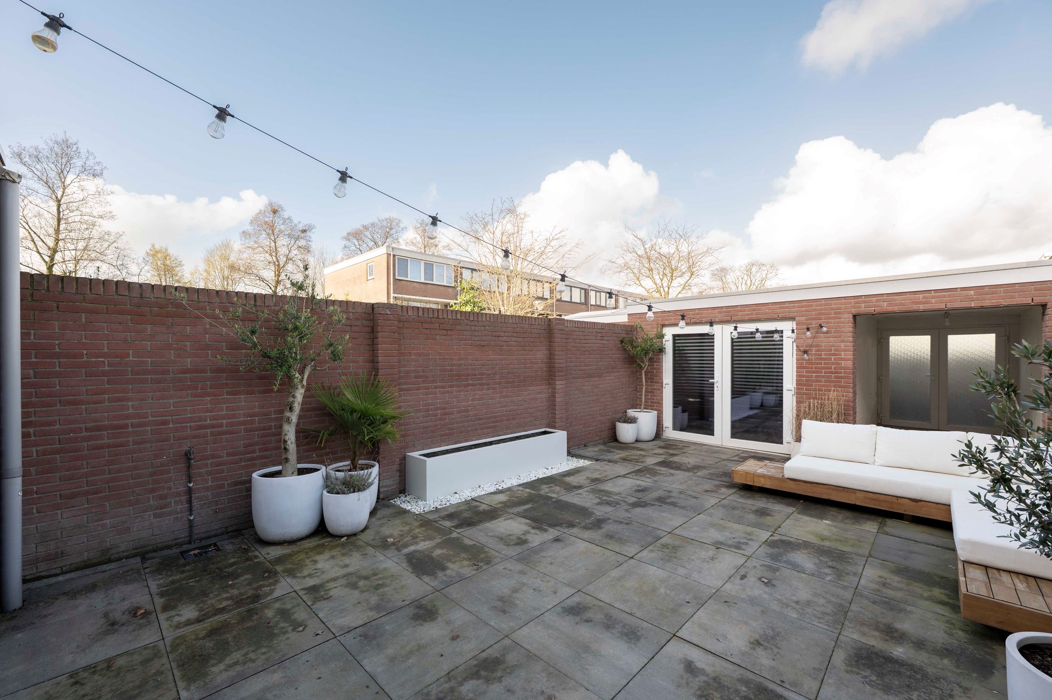 Spacious Move-In Ready Terraced Home with Modern Amenities in Oudenbosch — 24