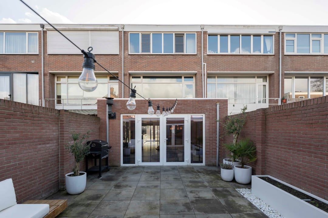 Spacious Move-In Ready Terraced Home with Modern Amenities in Oudenbosch — 22
