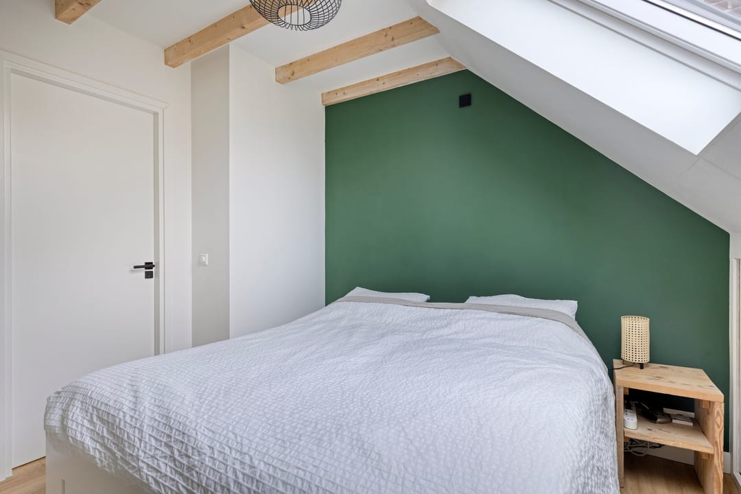 Modern New Build End Terrace Home with Private Parking in City Center — 16