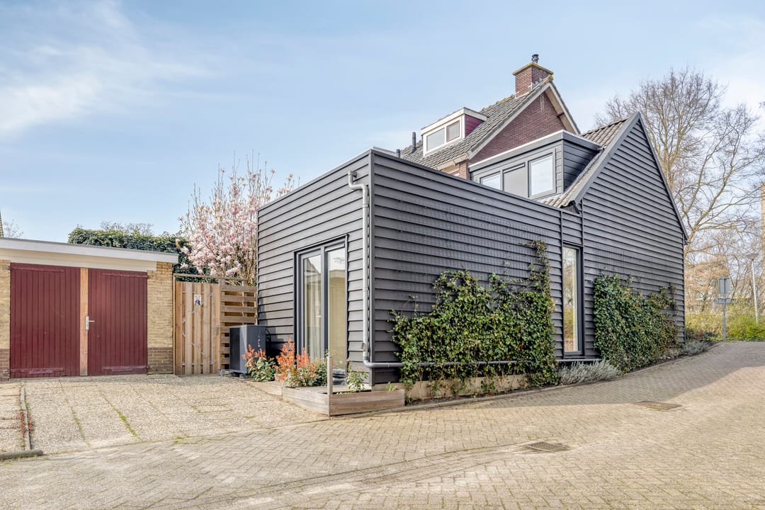 Modern New Build End Terrace Home with Private Parking in City Center — 22