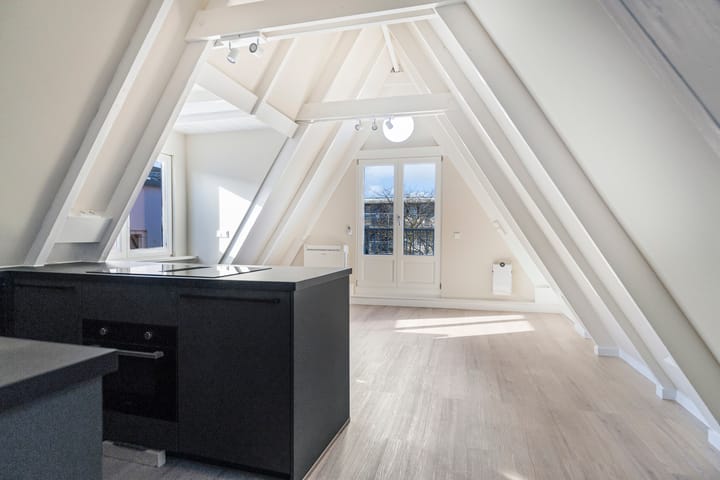 Photo 3 of Da Costastraat 94-A4