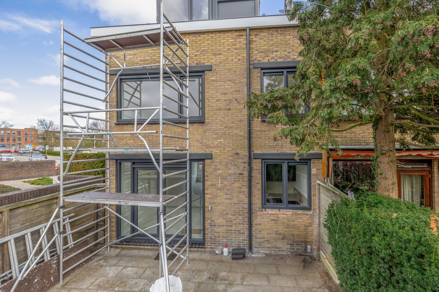 Fully Renovated Family Home with Luxury Finishes in Berkel Centrum — 18