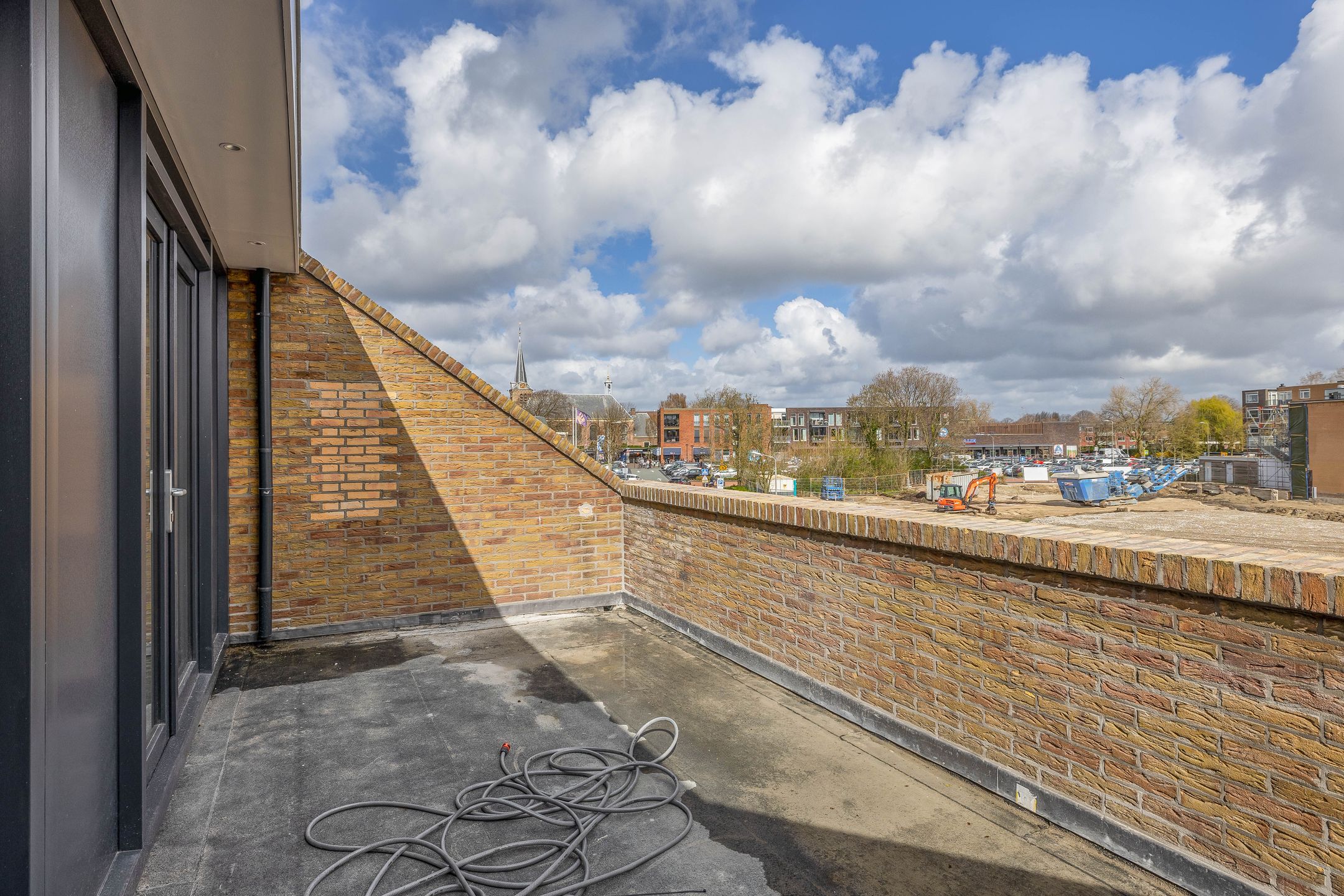 Fully Renovated Family Home with Luxury Finishes in Berkel Centrum — 28
