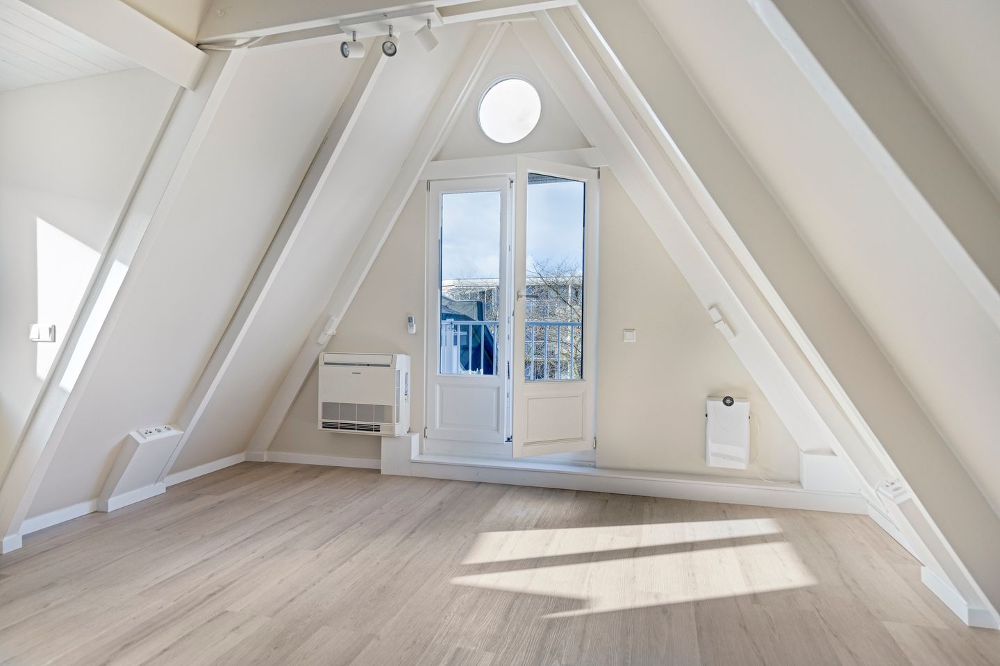 Photo 4 of Da Costastraat 94-A4