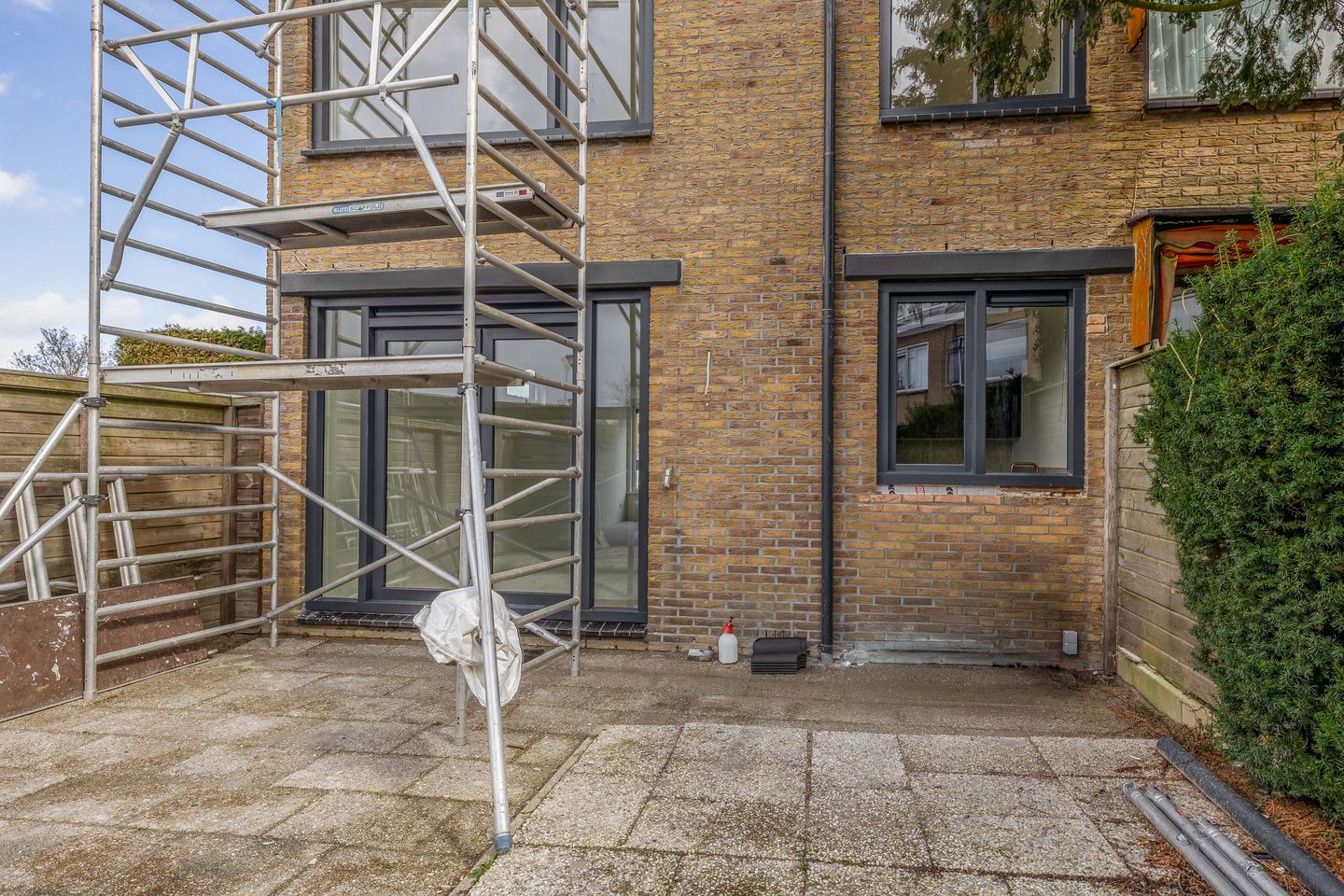 Fully Renovated Family Home with Luxury Finishes in Berkel Centrum — 17
