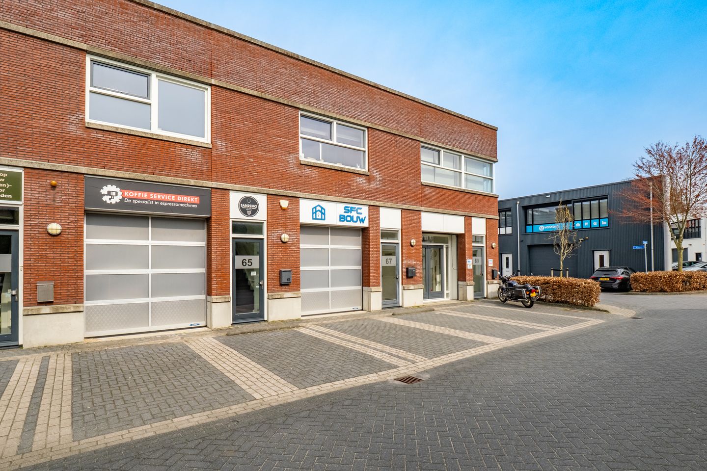 Bekijk foto 2 van Veilingweg 65