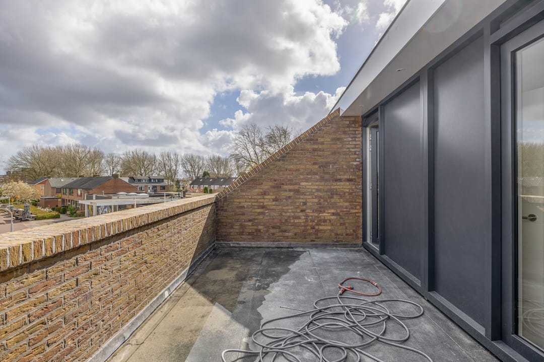 Fully Renovated Family Home with Luxury Finishes in Berkel Centrum — 29