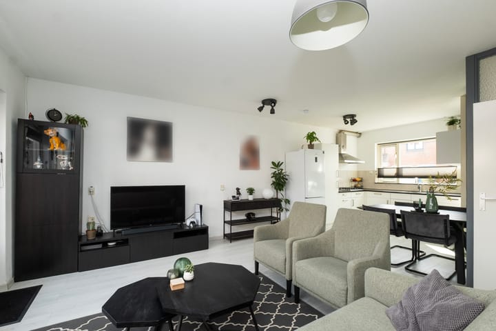 Photo 4 of Thomsonstraat 240