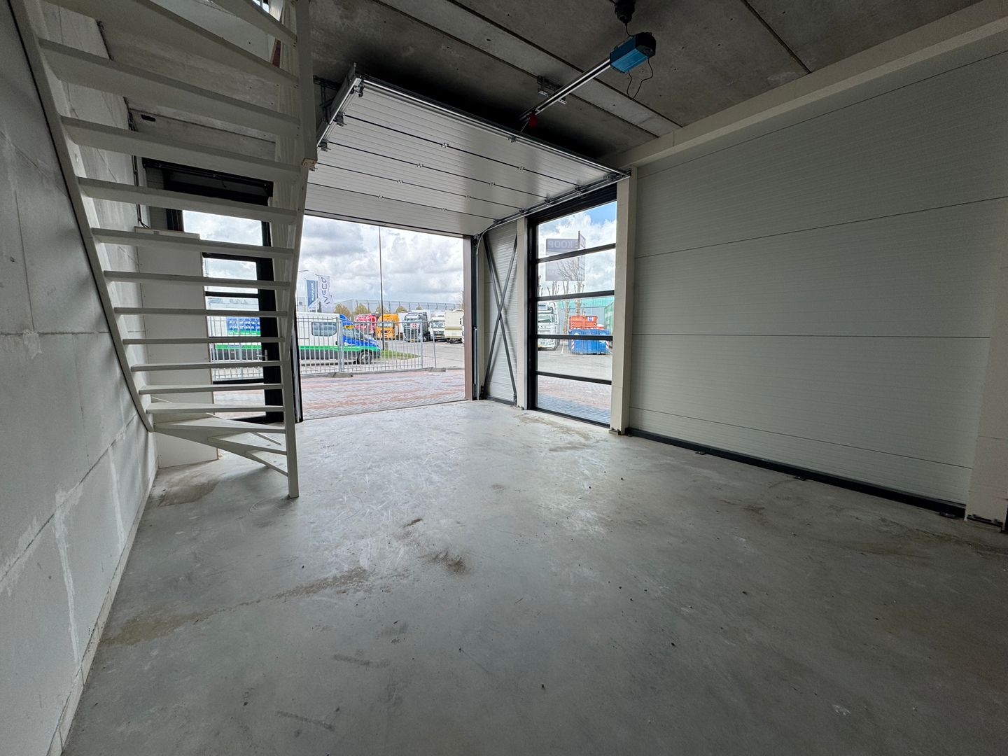 Bekijk foto 3 van Productieweg 1-B1