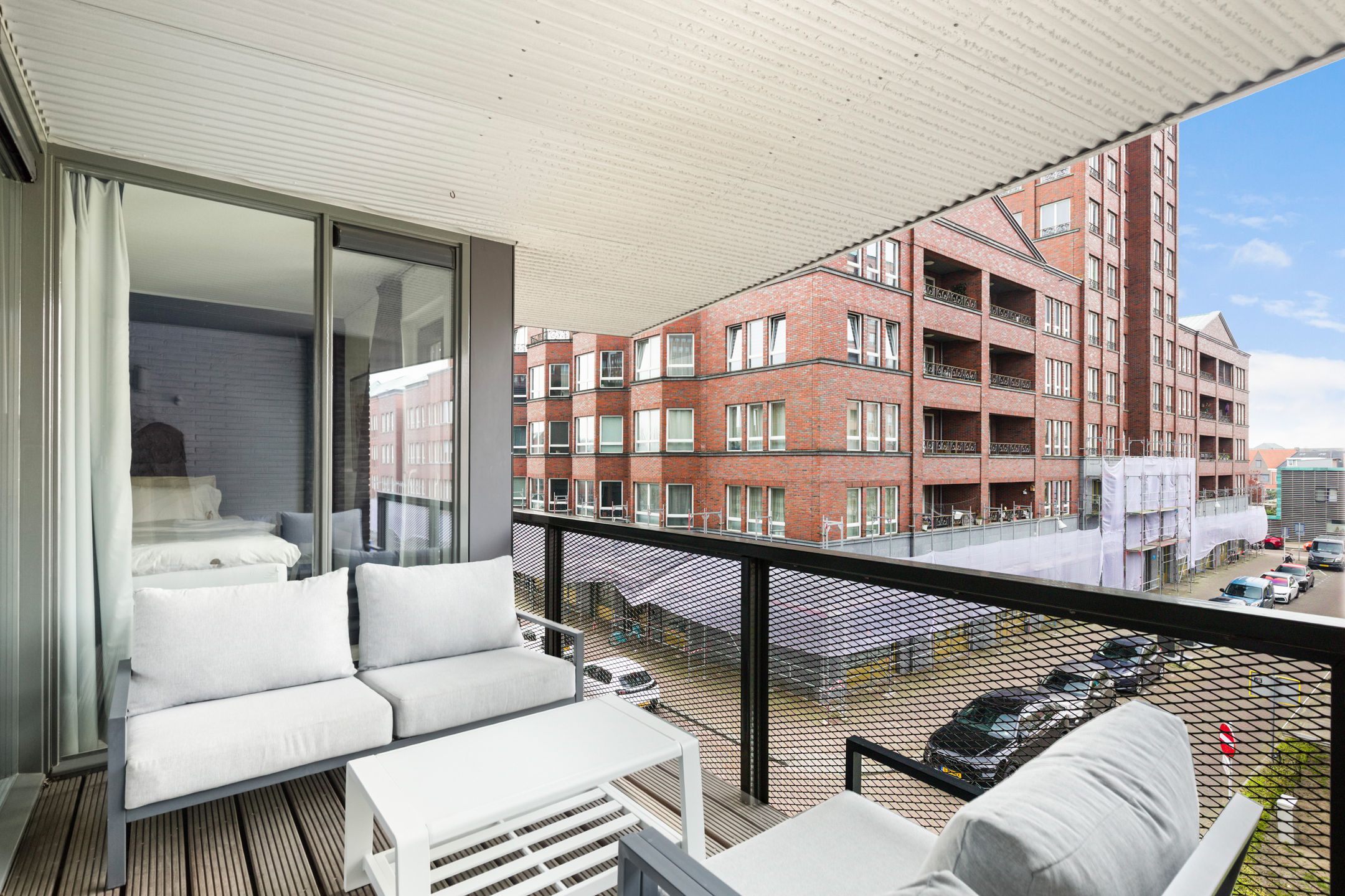 Modern corner apartment with free view and sunny southwest balcony — 22