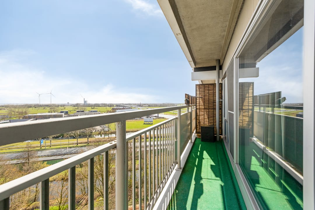 Ready-to-Move-In Apartment with East-Facing Balcony and Panoramic Views in Velp — 25