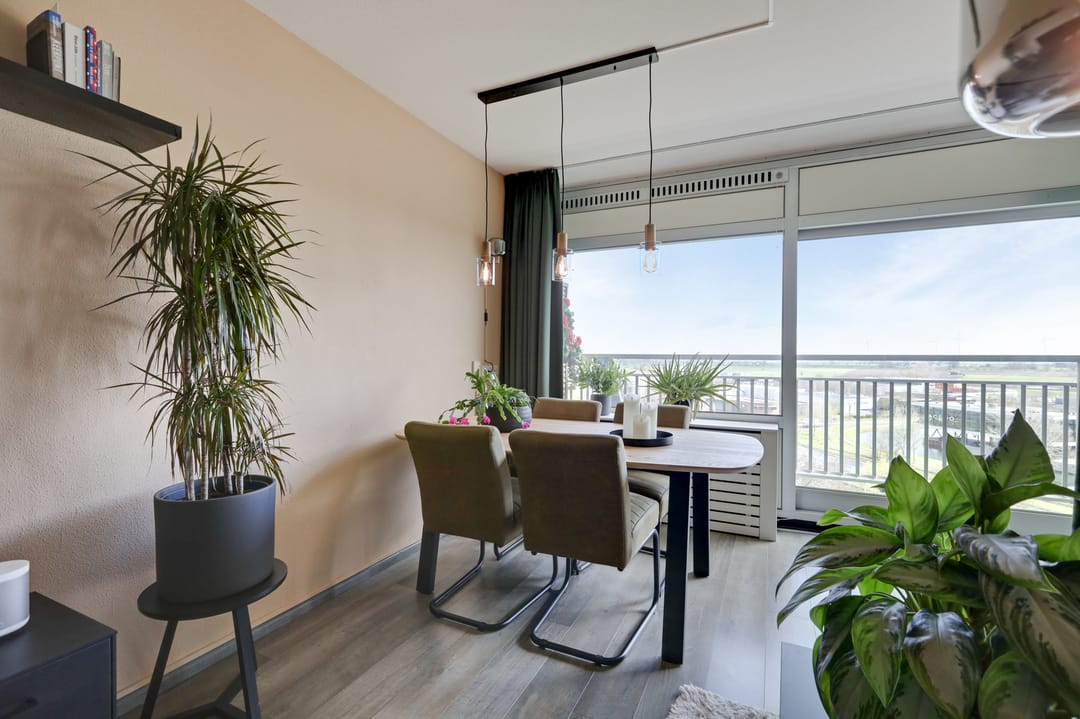 Ready-to-Move-In Apartment with East-Facing Balcony and Panoramic Views in Velp — 12